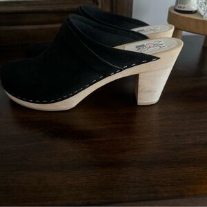 Stylish Black Suede Mules with Wooden Heel